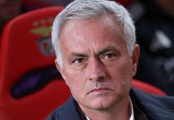 Jose Mourinho, Portekiz'de ortalığı birbirine kattı! Hakemin üzerine yürüdü...