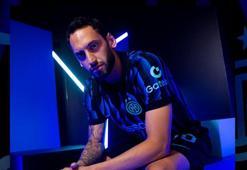 İnter taraftarı Hakan Çalhanoğlu dedi, milli yıldız 'Ekim Ayının Oyuncusu' seçildi