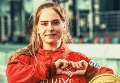 Milli eskrimci Alara Atmaca'dan altın madalya! Flörede tarih yazdı...