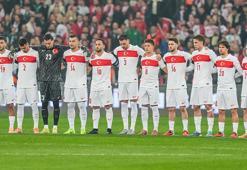 Milli yıldızın transferde kafası karıştı! Fenerbahçe'ye kötü haber...