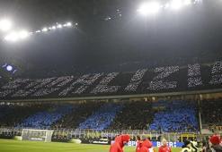 Yasaklı koreografiyi telefon ışıklarıyla yaptılar! Inter - Milan maçında tarihi olay...