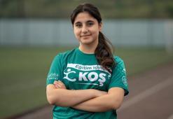 Darüşşafakalı İnci Naz Sönmez, kardeşleri İçin zirveye koştu