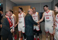 Cumhurbaşkanı Erdoğan, A Milli Erkek Basketbol Takımı'nı tebrik etti