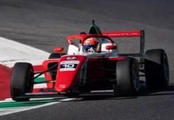 Türk pilot Alp Aksoy, Formula Trophy sezonunun açılış yarışını kazandı