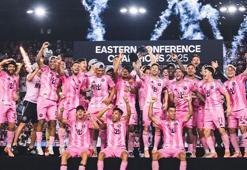 Lionel Messi kupa koleksiyonuna bir yenisini ekledi