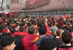 Galatasaraylı taraftarlar derbi için Kadıköy’de