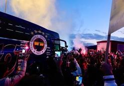 Fenerbahçeli taraftarlar, coşkuyla derbiyi bekliyor