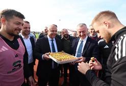 Kocaelispor'a Kasımpaşa maçı öncesi baklavalı moral dopingi