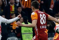 Galatasaray-Samsunspor maçına damga vuran penaltı pozisyonu! Ortalık karıştı...
