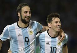 Higuaín: '2014 finalini kaybettiğimizde Messi beni kurtardı'