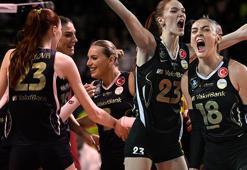 Dev derbide son gülen VakıfBank oldu! Fenerbahçe Medicana - VakıfBank maç sonucu 2-3