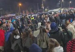 Trabzonsporlu taraftarlar Beşiktaş maçını horon teperek bekledi