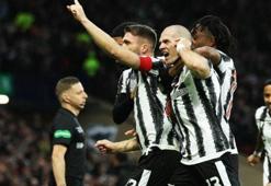 İskoçya Lig Kupası'nı Celtic'i 3-1 yenen St. Mirren kazandı!