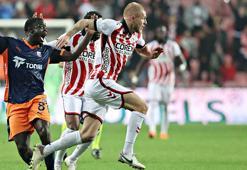 Başakşehir, Samsun'dan 3 puan ile döndü! Samsunspor - Başakşehir maçı sonucu 0-2