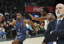 Anadolu Efes evinde istediğini bulamadı | Anadolu Efes - Dubai Basketbol maç sonucu: 76-80