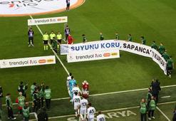 Sakaryaspor 'Suyunu Koru, Sapanca'yı Kurtar' pankartıyla maça çıktı