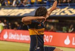 Edinson Cavani futbolu bıraktığını açıkladı