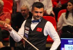 3 Bant Bilardo Türkiye Şampiyonası'nda kazanan Tolgahan Kiraz