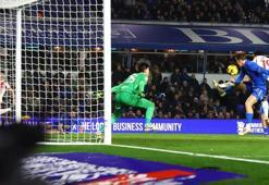 Elias Jelert asistle döndü! Southampton'ı puana taşıdı