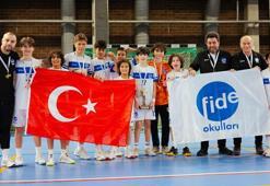 Türk hentbolunda büyük başarı: Genç hentbolcular Avrupa’da altın madalya kazandılar!