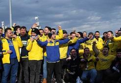 Fenerbahçeli taraftarlar Süper Kupa finali için stada geldi