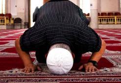 Miraç kandilinde 12 rekat namaz nasıl kılınır ve nasıl niyet edilir? Miraç gecesi 12 rekat hacet namazı kılınışı