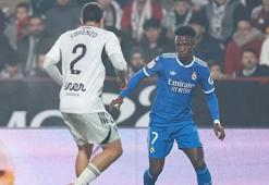 İspanya'da yine ırkçılık skandalı! Vinicius Junior'a muz atıldı