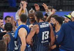 CANLI| Anadolu Efes - Baskonia (EuroLeague 22. hafta karşılaşması)