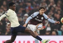 Aston Villa sahasında yıkıldı
