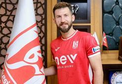 Balıkesirspor forvet Akın Arıcan'ı renklerine bağladı