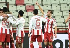 Antalyaspor geriden gelerek kazandı! Antalyaspor - Gençlerbirliği maçı sonucu: 2-1