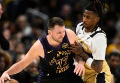 NBA'de Lakers, deplasmanda Wizards'ı farklı mağlup etti