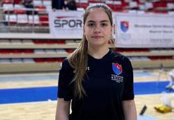 Milli eskrimci Alara Atmaca'dan altın madalya