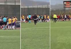 Sahada çıkan kavgada bir futbolcu hastaneye kaldırıldı