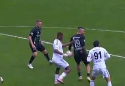 Beşiktaş maçına damga vuran pozisyon! Kocaelispor penaltı bekledi, son anlar nefes kesti...