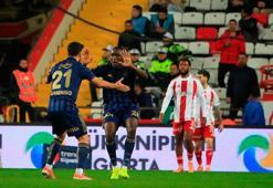 Fenerbahçe 3. kez geriden gelip puan aldı