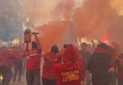 Galatasaray kafilesine Antalya'da coşkulu karşılama