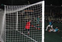 Rakibin gol atmasına müsaade eden futbolcuların savunmaları alındı