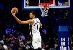 San Antonio Spurs, Philadelphia 76ers'ı farklı geçti