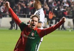 Karşıyaka'da Erhan ve Mücahit sevinci