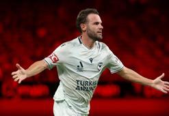 37 yaşındaki Juan Mata'dan muhteşem gol! Kaleciyi frikikten avladı...