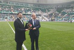 Fenerbahçe, Bursaspor ve Fatih Tekke'ye fair play ödülleri takdim edildi