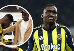 Sidiki Cherif, eski takımı Angers’ı ziyaret etti ve takım arkadaşlarına Fenerbahçe forması hediye etti