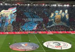 Trabzonspor-Galatasaray maçında olay koreografi! 'Paraya karşı emeğin savaşı...'