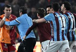 Trabzonspor'dan Abdülkerim Bardakcı açıklaması: 'Oyuncumuza fiziki müdahale girişiminde bulunmuştur'