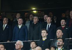 Bakan Bak, Fenerbahçe - Beşiktaş derbisini takip etti