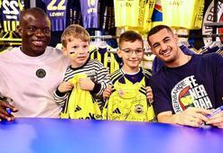 N'Golo Kante ve Levent Mercan imza gününde taraftarla buluştu