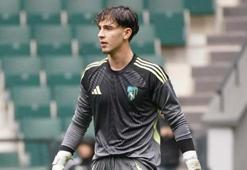 Genç kaleci Talha Polat imzayı attı