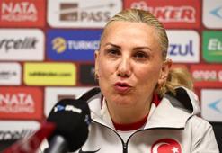 A Milli Kadın Takımı teknik direktörü Necla Güngör Kıragası: 'Galibiyet hediye etmek istiyoruz'