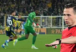 Fenerbahçe-Rizespor maçında çok tartışılan pozisyon! Trio yorumladı: 'Net kırmızı kart! Bitti!'